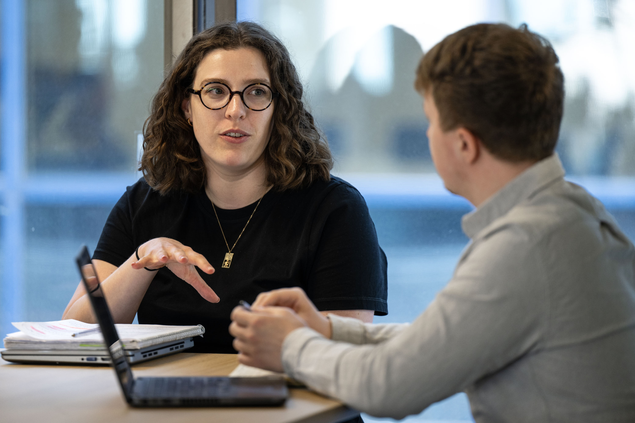 Discussing AI use in social research